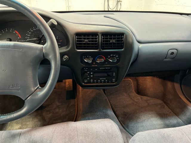 Used 1995 Oldsmobile Cutlass Supreme SL image 13