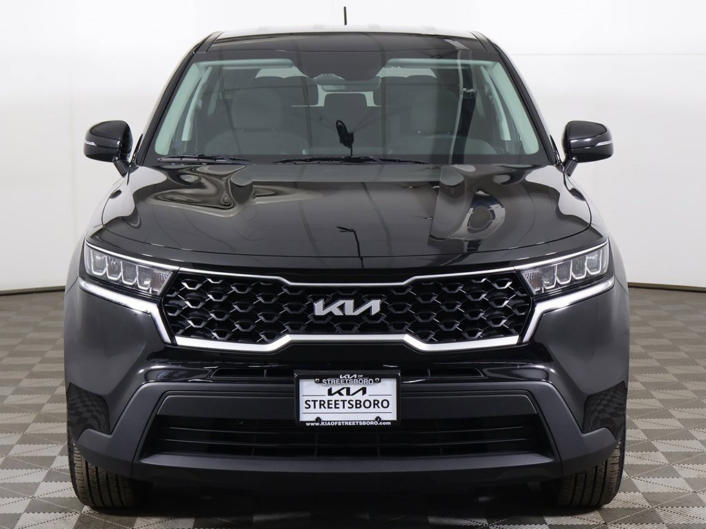 Used 2023 Kia Sorento LX image 11