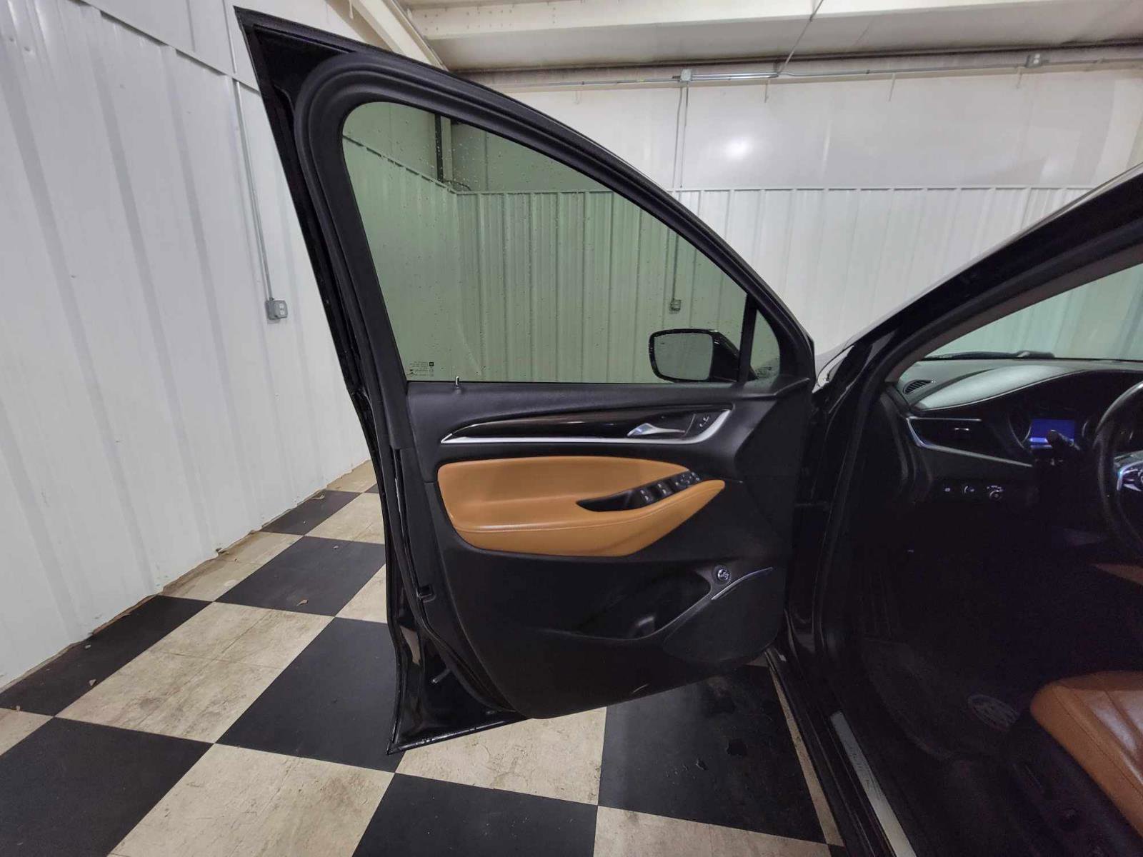 Used 2020 Buick Enclave Essence w/ Sport Touring Edition image 11
