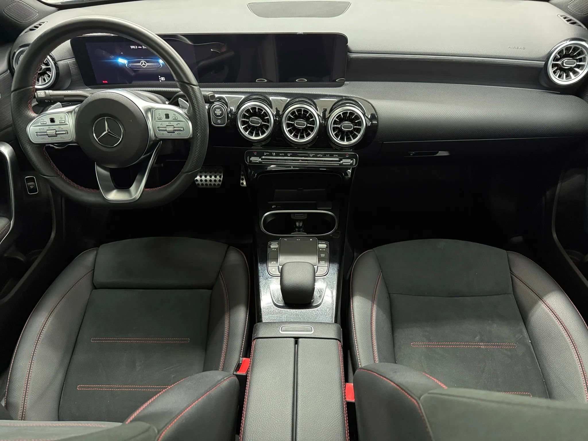 Used 2022 Mercedes-Benz A 220 4MATIC image 2
