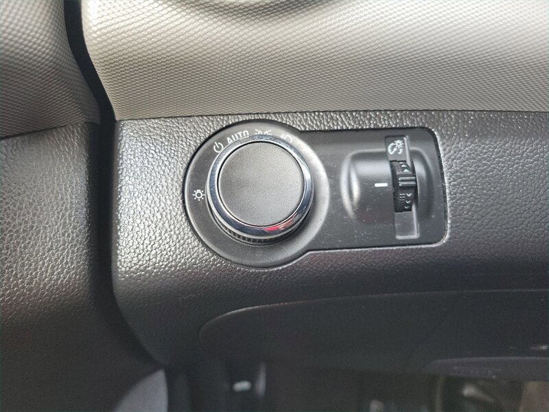Used 2016 Chevrolet Sonic LT FWD image 17