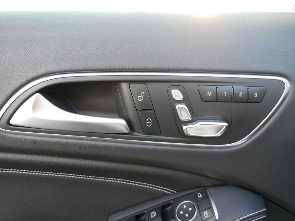 Used 2020 Mercedes-Benz GLA 250 4MATIC image 16