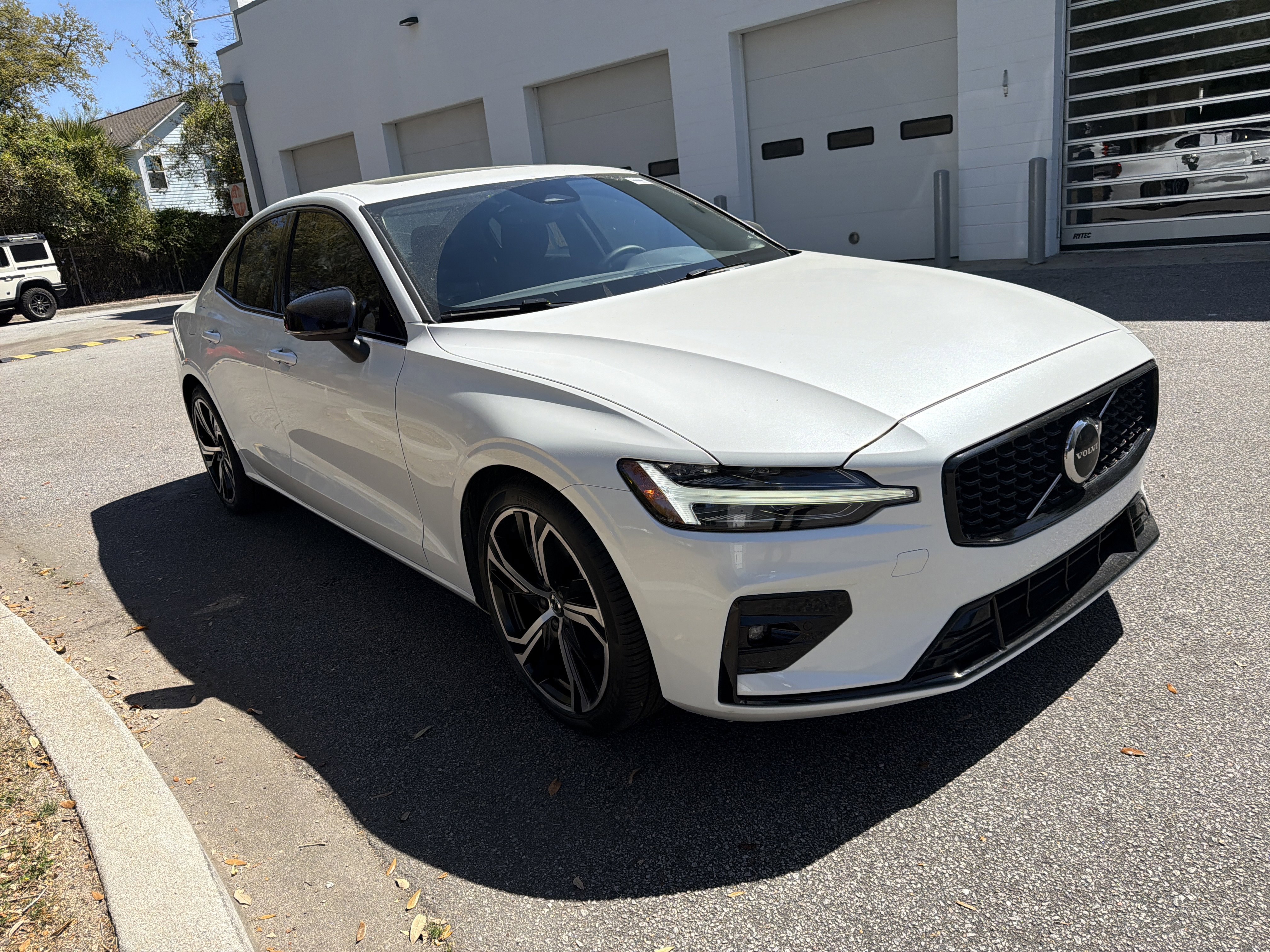 Certified 2024 Volvo S60 B5 Core image 38