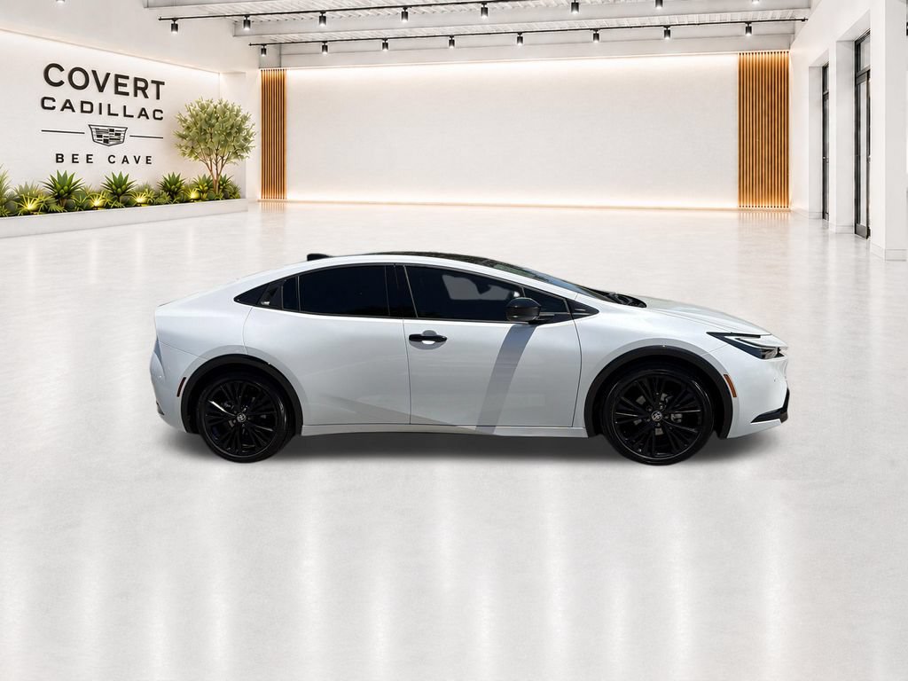 Used 2025 Toyota Prius FWD image 13