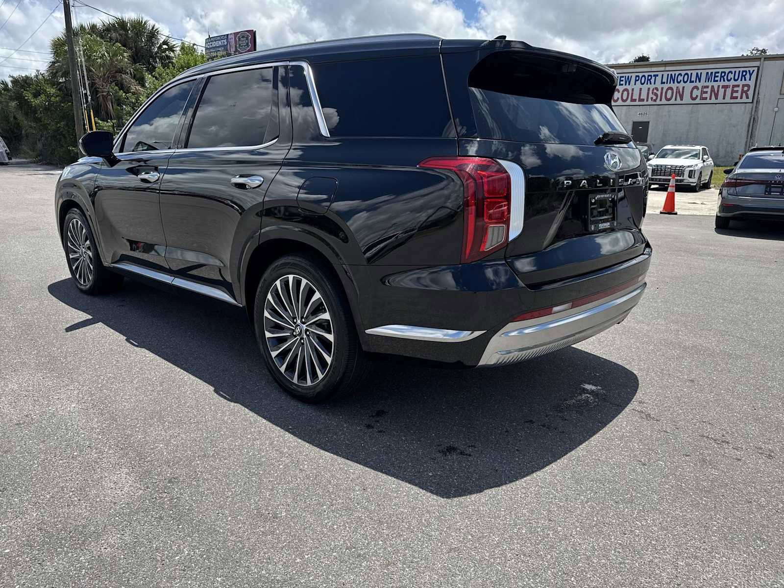Used 2024 Hyundai Palisade Calligraphy AWD/4WD image 4