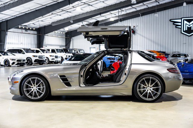 Used 2011 Mercedes-Benz SLS AMG Coupe image 3