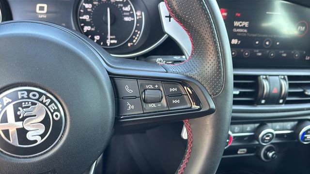 Used 2023 Alfa Romeo Giulia Estrema image 25