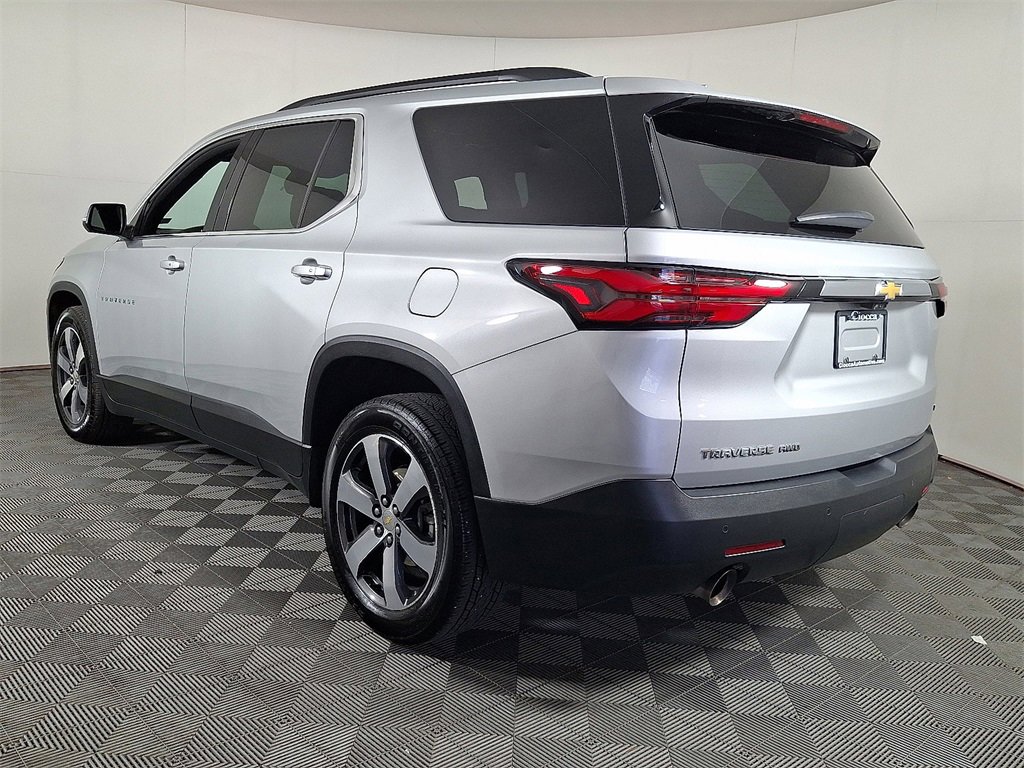 Used 2022 Chevrolet Traverse LT w/ LT Premium Package image 8