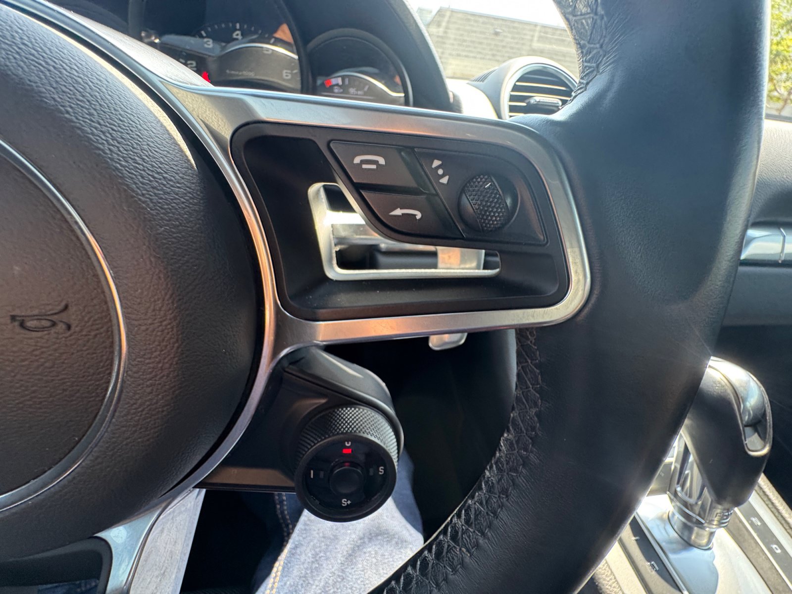 Used 2022 Porsche 718 Cayman RWD image 23