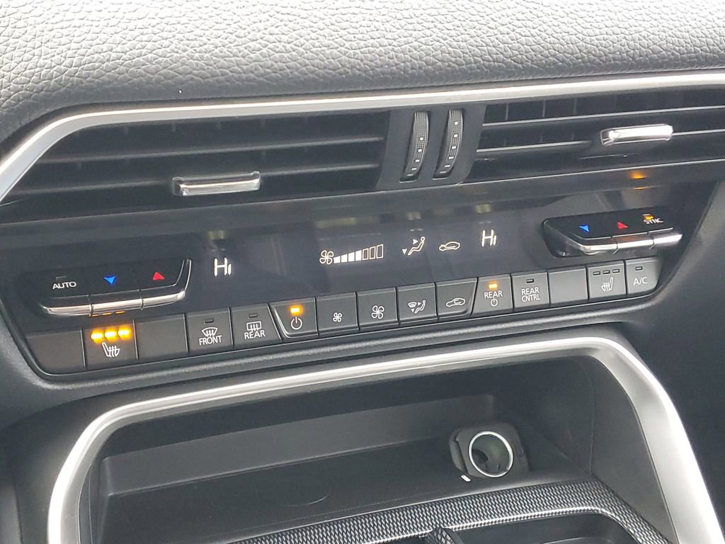 Used 2025 MAZDA CX-70 Plug-In Hybrid w/ Premium Pkg image 29