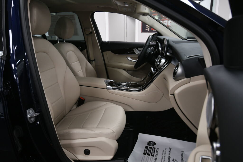 Used 2018 Mercedes-Benz GLC 300 4MATIC image 28