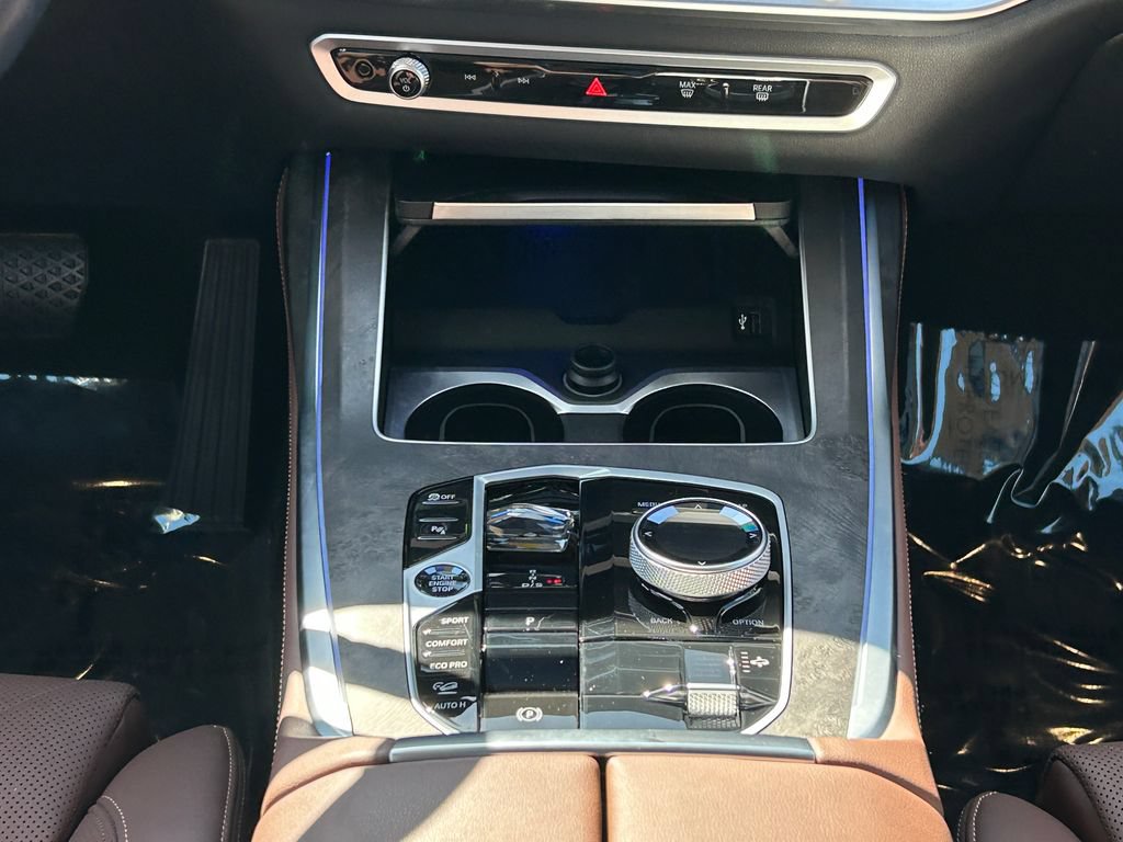 Used 2024 BMW X7 xDrive40i w/ Executive Package AWD/4WD image 27