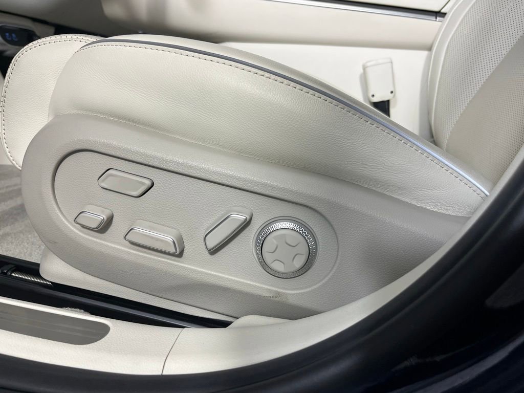 Used 2025 Genesis GV60 Advanced image 28