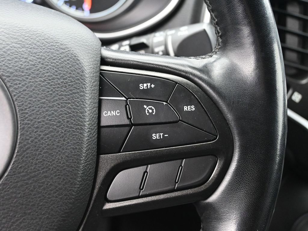 Used 2020 Jeep Cherokee Trailhawk w/ Comfort/Convenience Group image 12