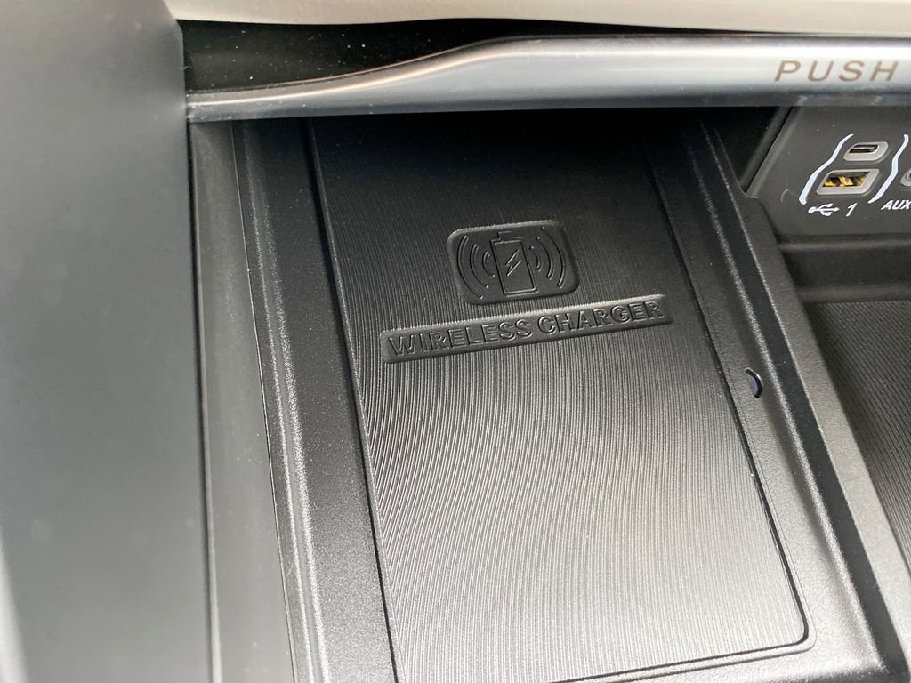 Used 2023 Chrysler Pacifica Limited w/ Trailer Tow Group image 29