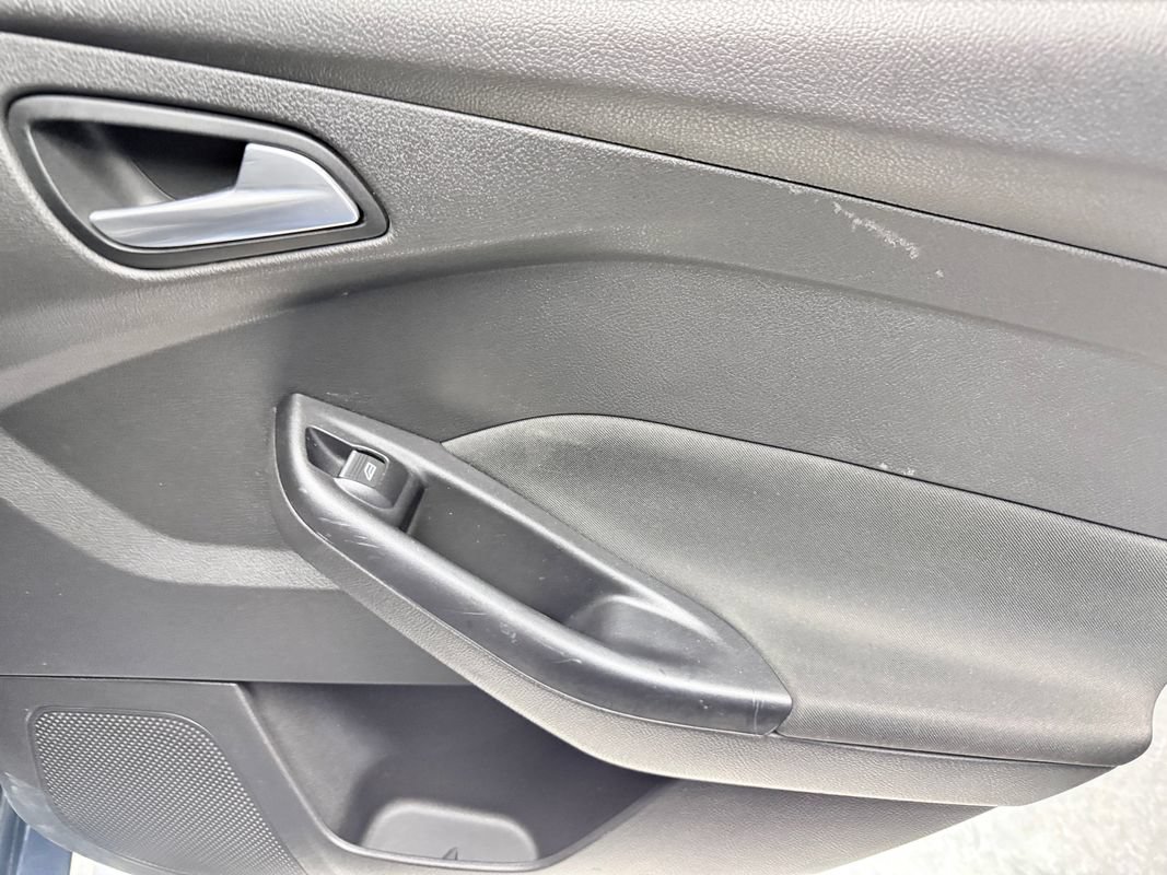 Used 2018 Ford Focus ST w/ Equipment Group 401A FWD image 18