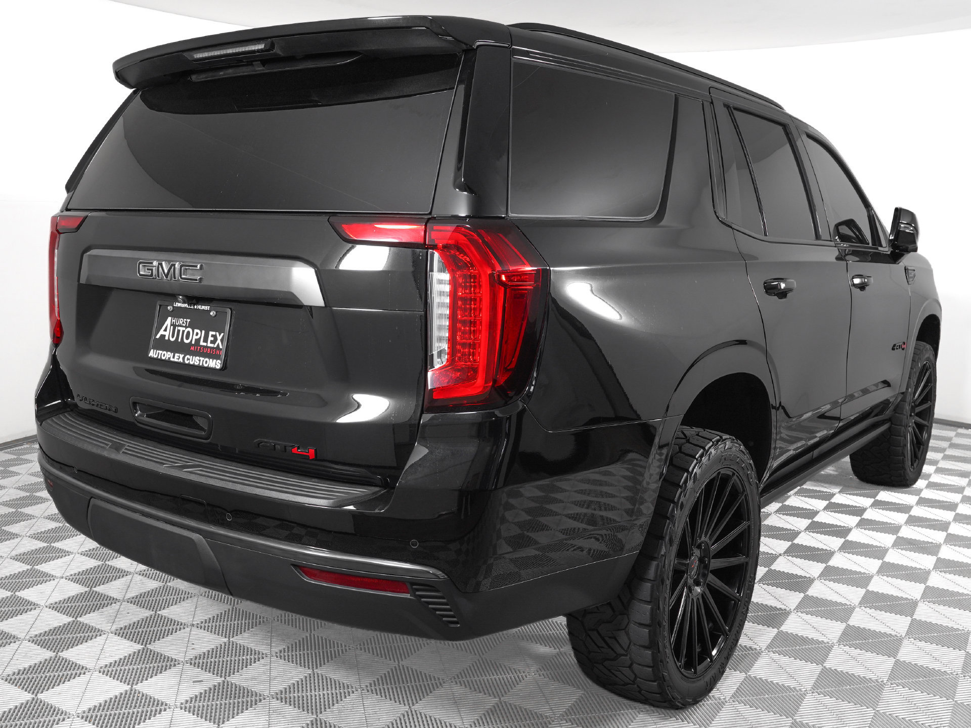 Used 2023 GMC Yukon AT4 w/ Max Trailering Package AWD/4WD image 5