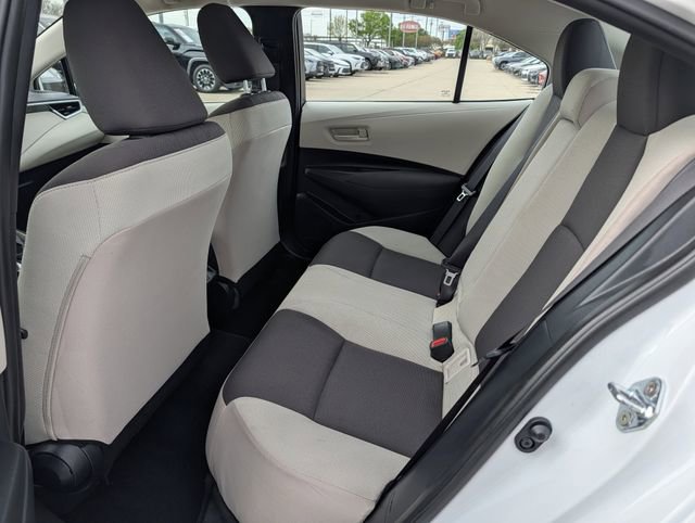 Used 2025 Toyota Corolla LE image 27