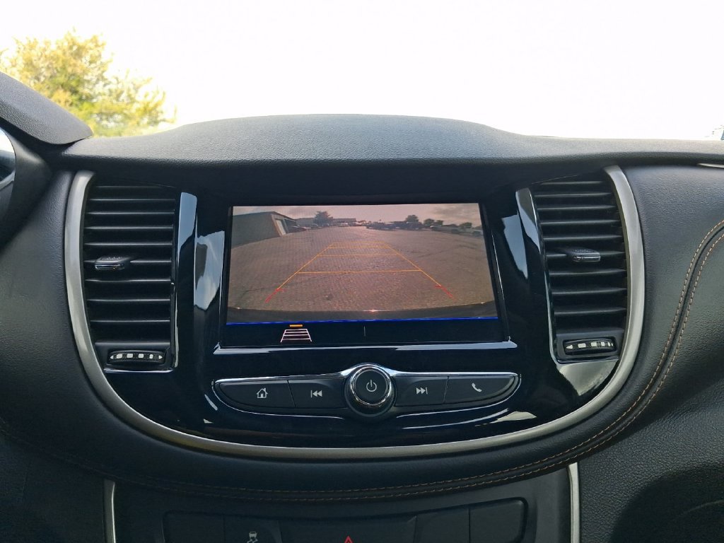 Used 2020 Chevrolet Trax LS FWD image 9