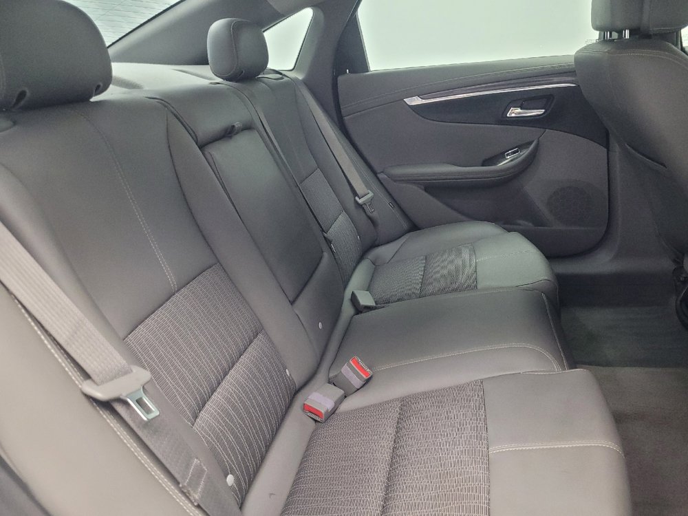 Used 2014 Chevrolet Impala LT w/ Convenience Package image 19