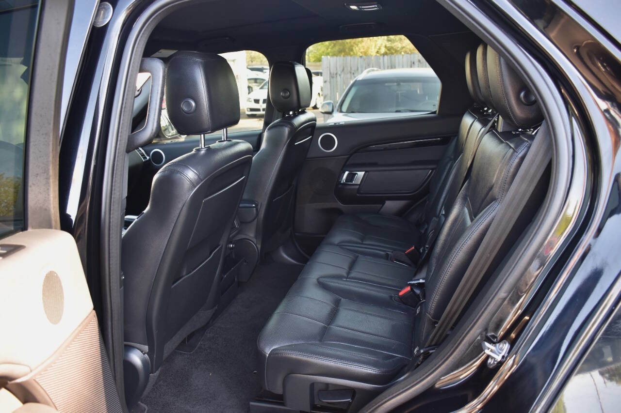 Used 2019 Land Rover Discovery SE AWD/4WD image 11