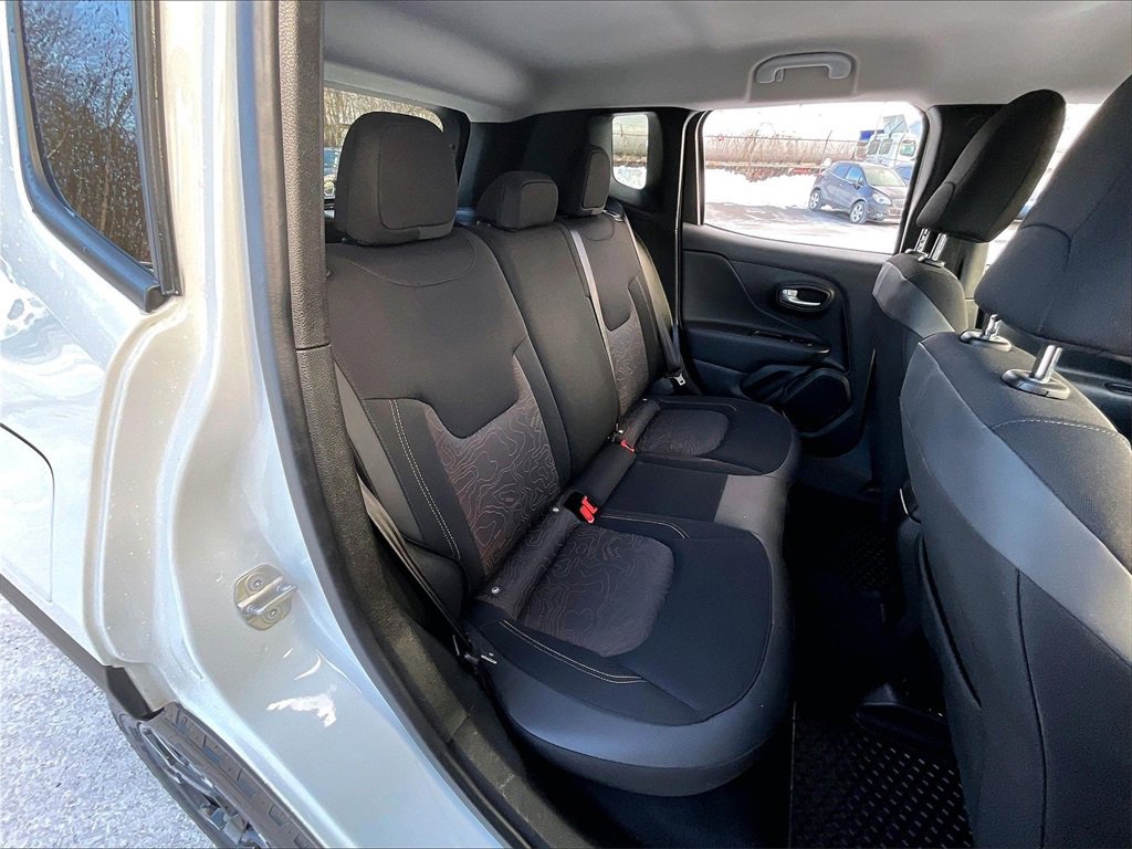 Used 2023 Jeep Renegade Latitude image 19