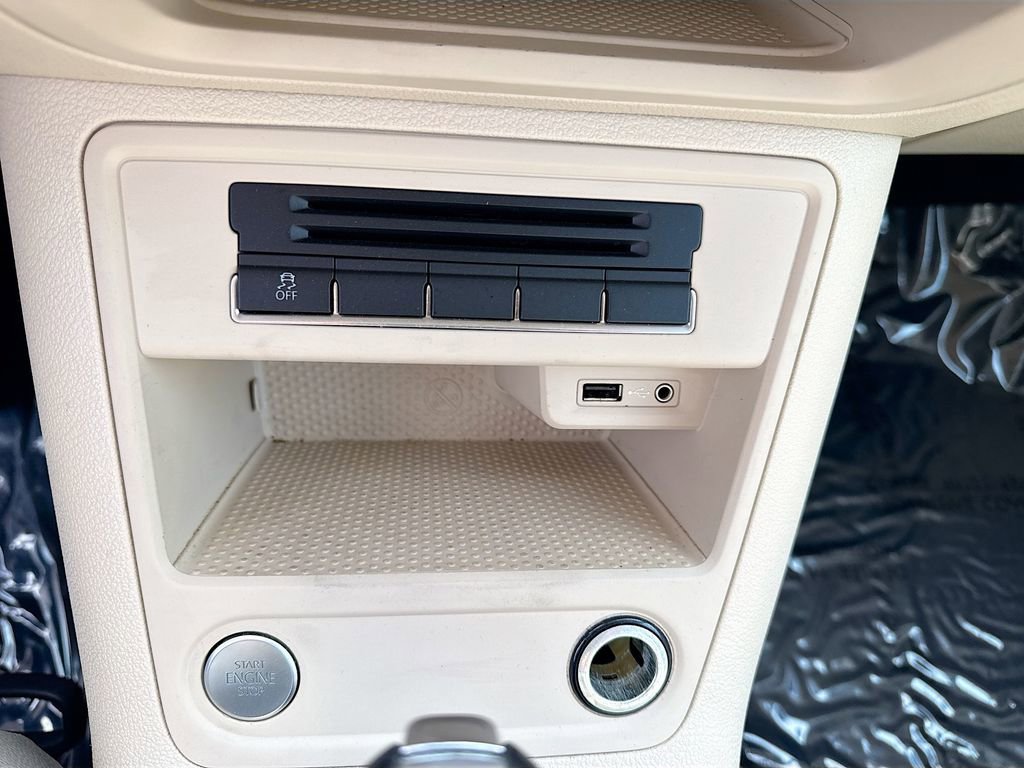 Used 2017 Volkswagen Tiguan S image 28