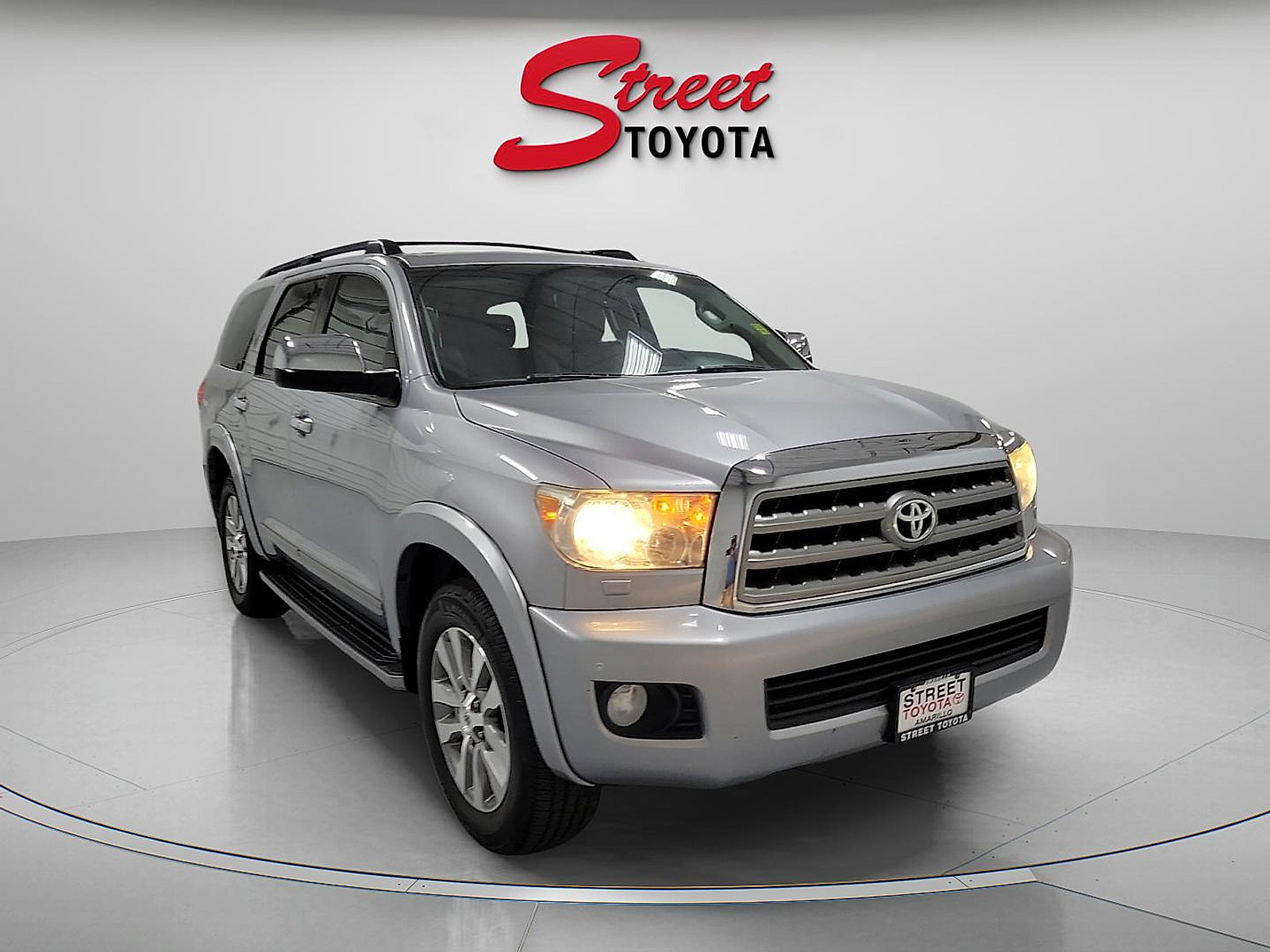 Used 2016 Toyota Sequoia Limited w/ Safety & Convenience Package AWD/4WD image 5