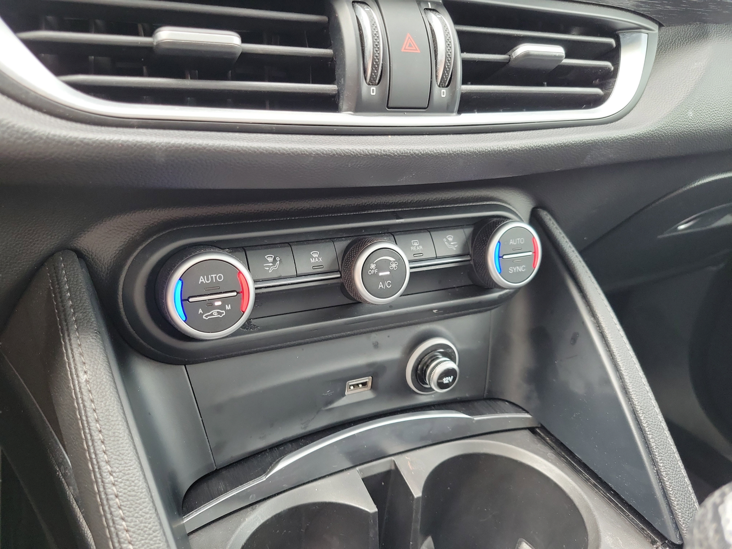 Used 2020 Alfa Romeo Stelvio Sport w/ Quick Order Package 22K Sport RWD image 28