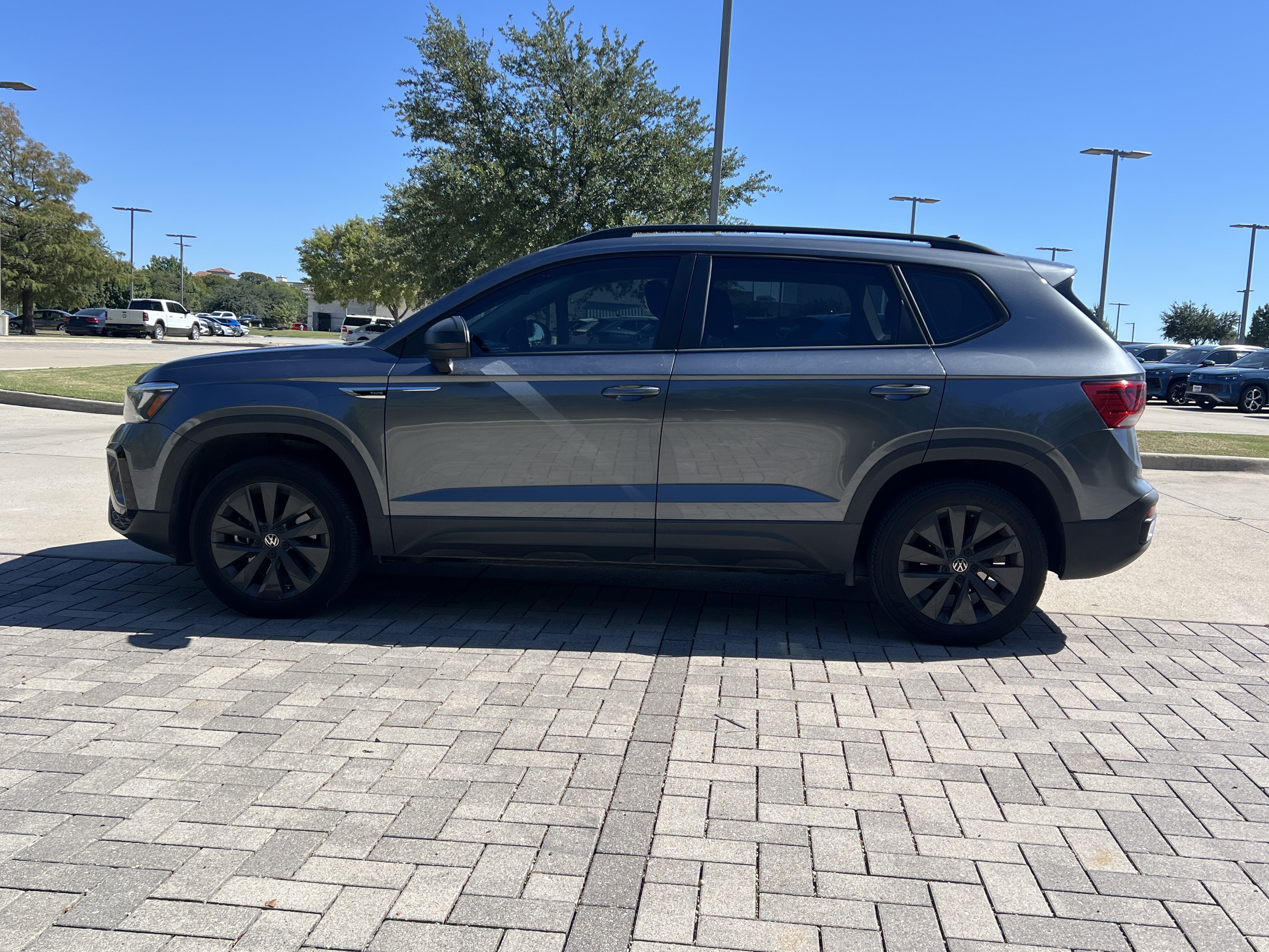 Used 2022 Volkswagen Taos S FWD image 6