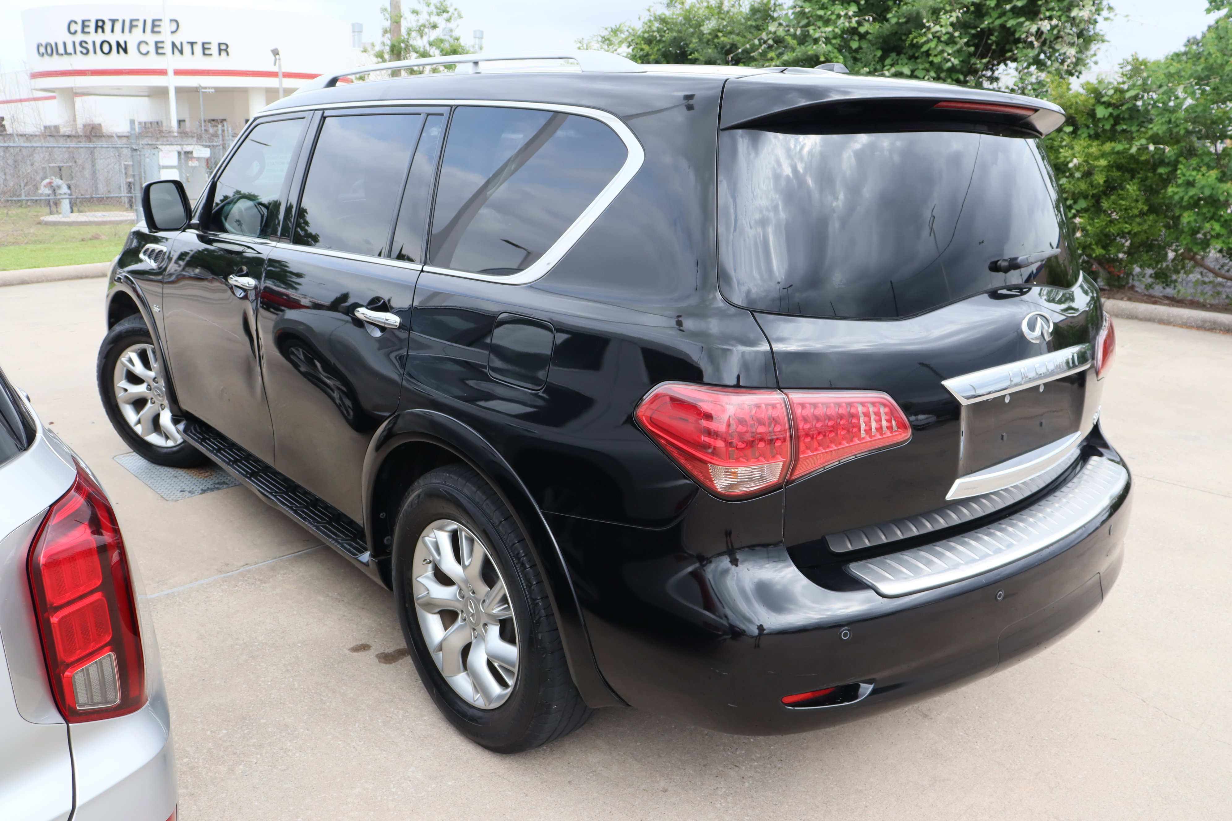 Used 2014 INFINITI QX80 2WD w/ Theater Package image 8