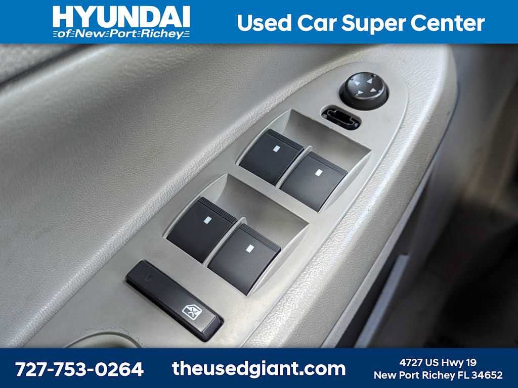 Used 2010 Chevrolet HHR LT FWD image 26