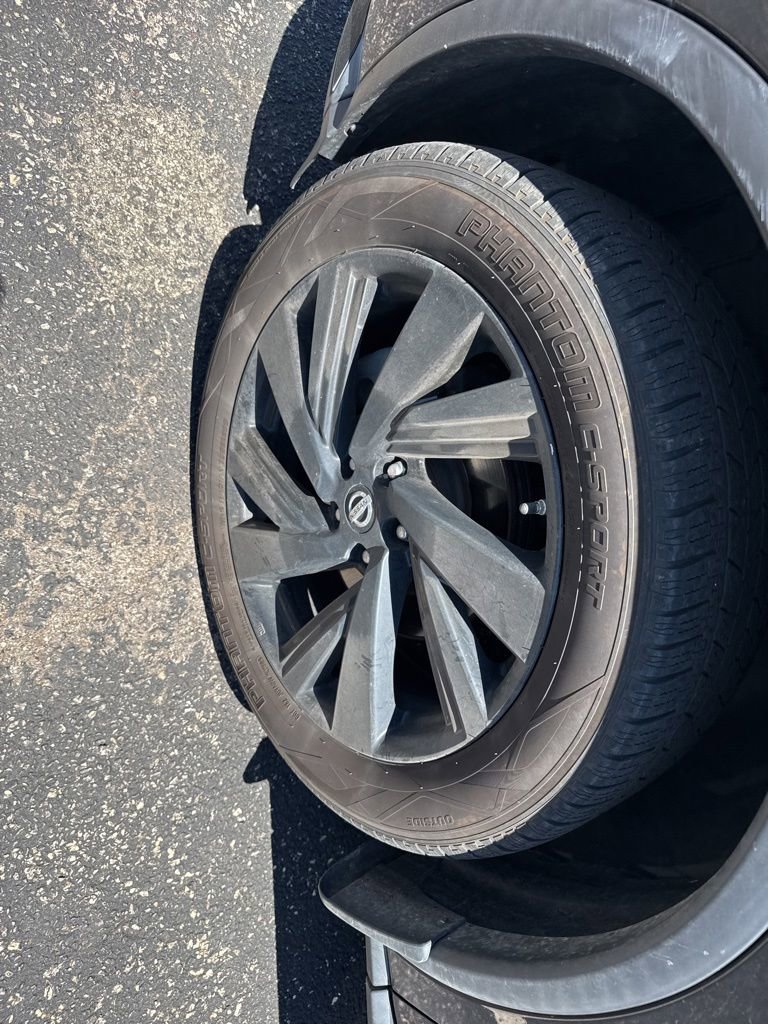 Used 2018 Nissan Murano SL w/ Midnight Edition Package FWD image 11