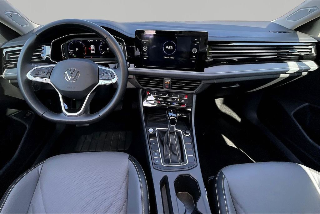 Used 2025 Volkswagen Jetta SEL image 7