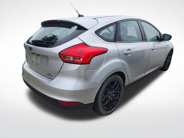 Used 2016 Ford Focus SE w/ Equipment Group 201A FWD image 2