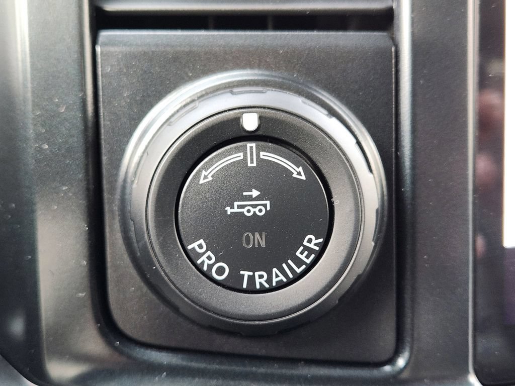 Used 2024 Ford F350 Lariat w/ Lariat Ultimate Package AWD/4WD image 32