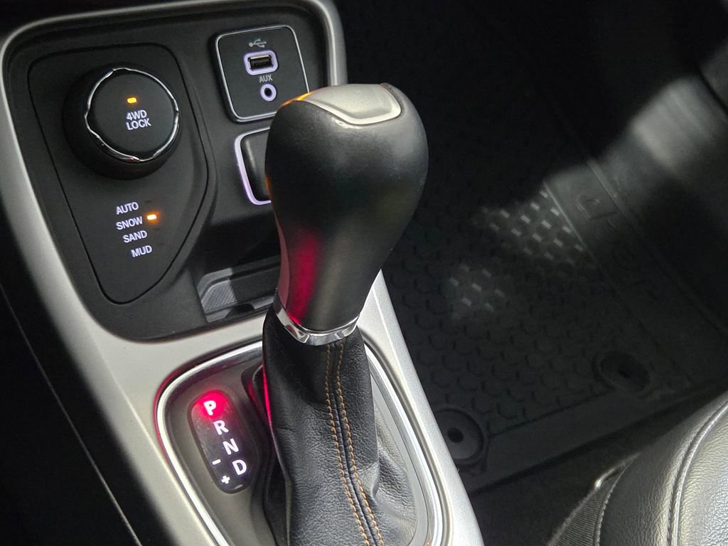 Used 2018 Jeep Compass Latitude w/ Cold Weather Group image 8