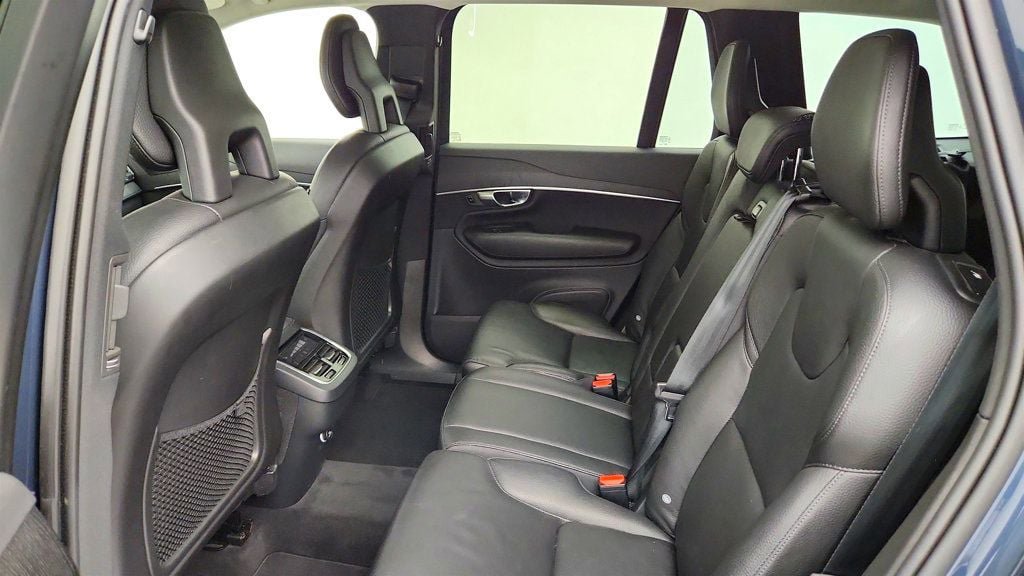 Used 2020 Volvo XC90 T6 Momentum AWD/4WD image 22