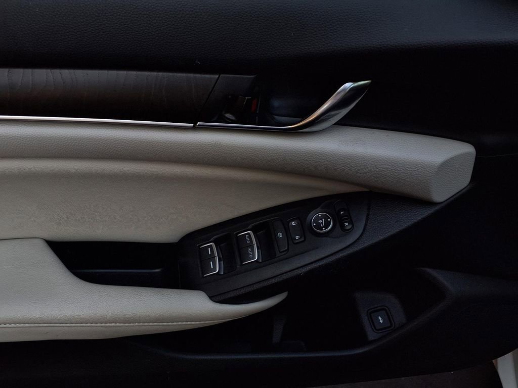Used 2020 Honda Accord EX image 18