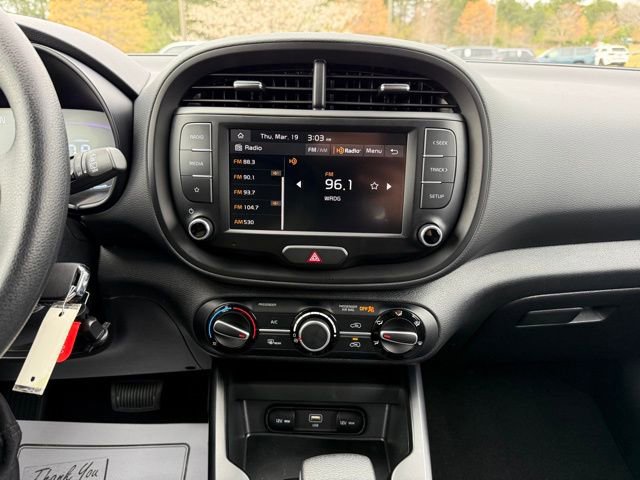 Used 2025 Kia Soul LX image 18