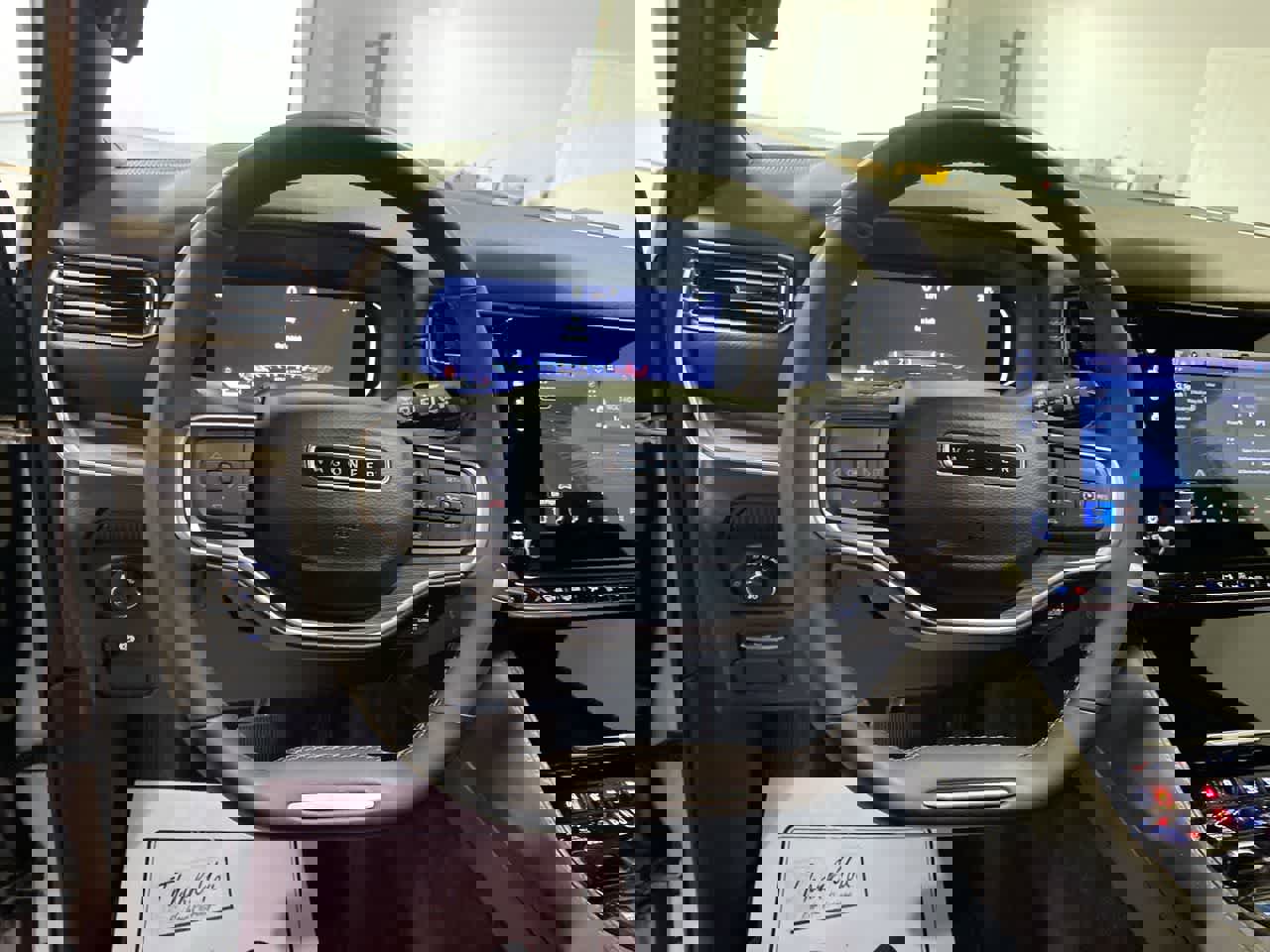 Used 2024 Jeep Wagoneer L Series III w/ Flexible Seating Group image 16