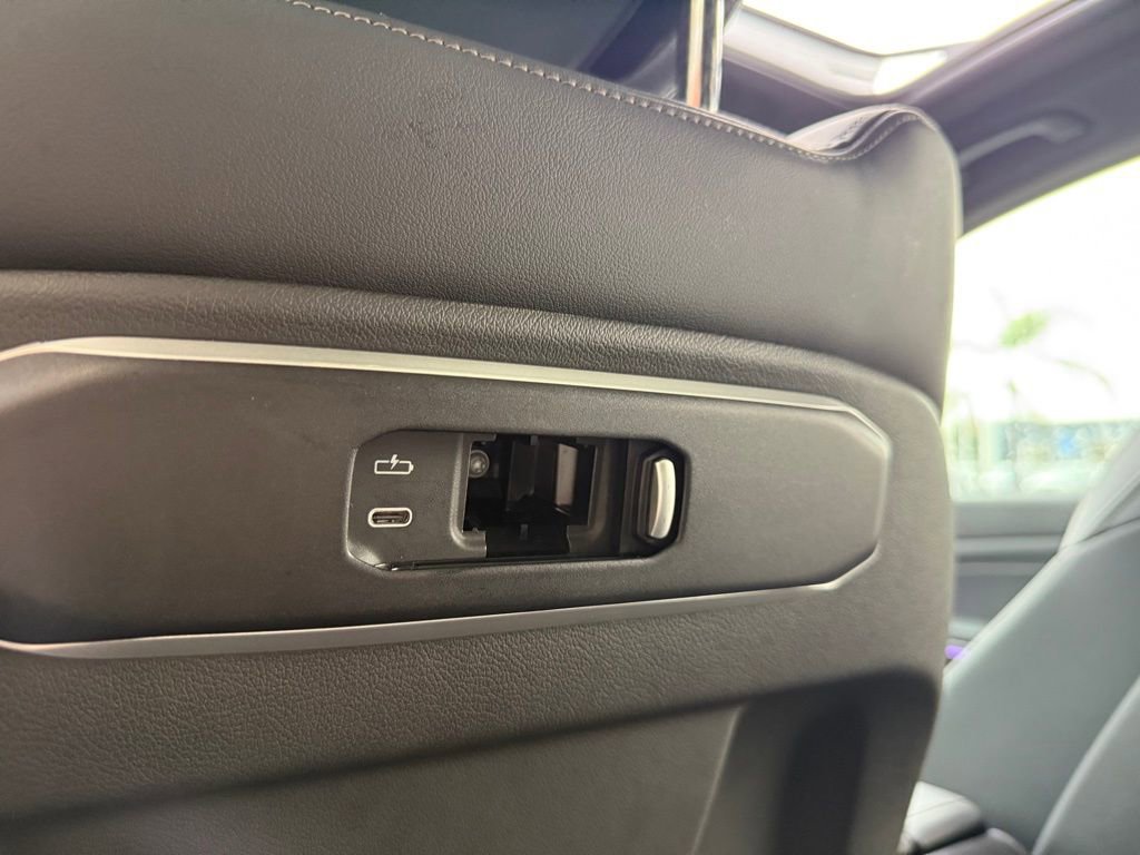 Used 2026 BMW X5 xDrive40i w/ M Sport Package image 14