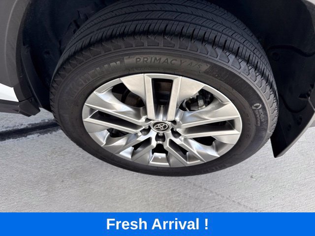 Used 2024 Toyota RAV4 Limited FWD image 21