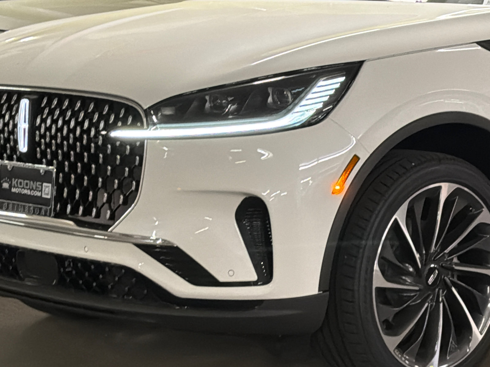 New 2027 Lincoln Aviator Reserve AWD/4WD image 2