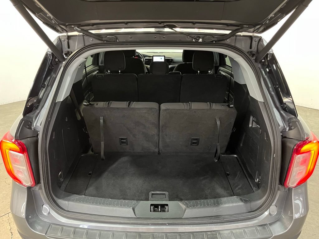 Used 2022 Ford Explorer XLT AWD/4WD image 13