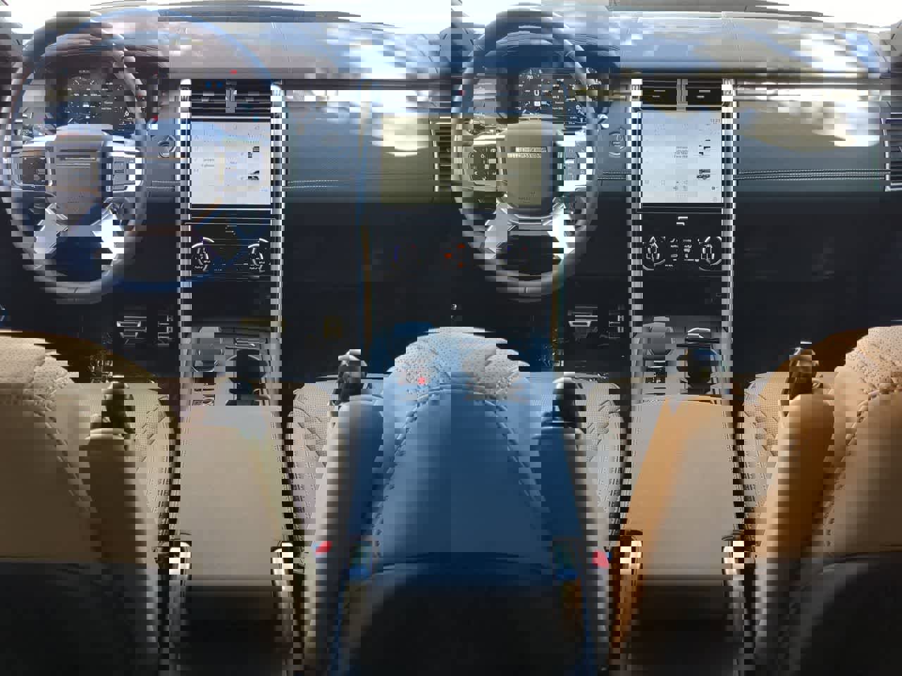 Used 2025 Land Rover Discovery Dynamic SE AWD/4WD image 15