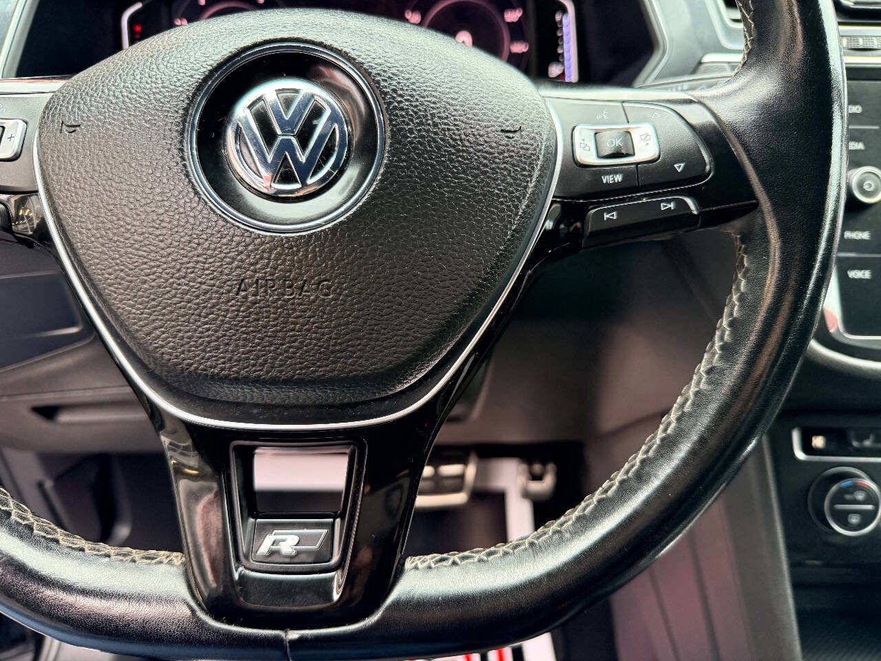 Used 2019 Volkswagen Tiguan SEL Premium R-Line image 22