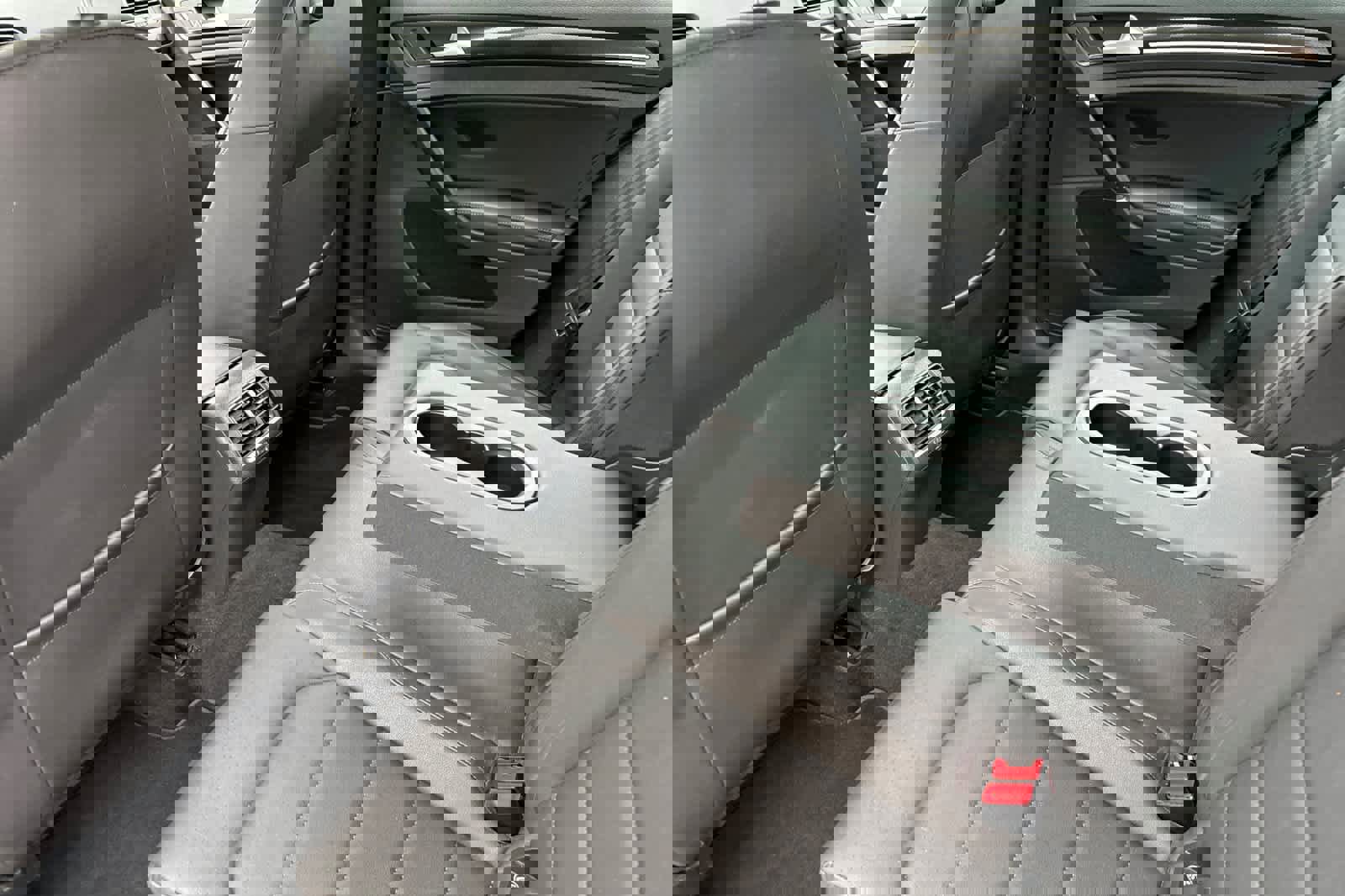 Used 2015 Volkswagen Golf 4-Door image 4