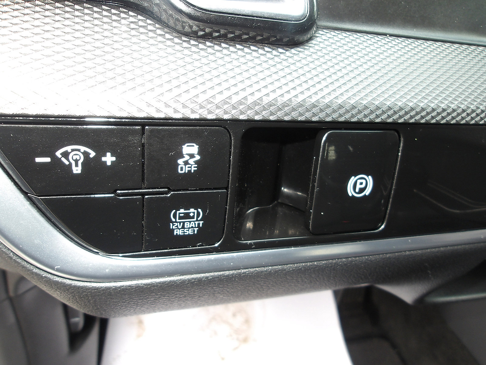 Used 2023 Kia Sportage LX image 17