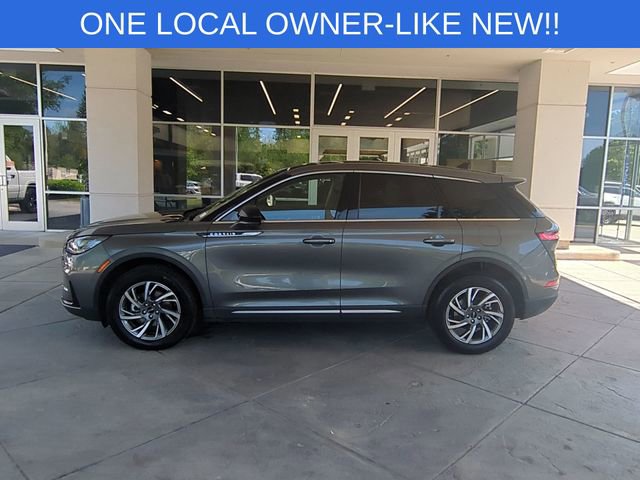 Used 2025 Lincoln Corsair AWD image 2